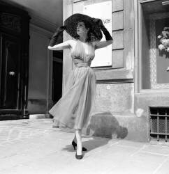 Présentation de Mode Par Jacques Fath le 15 mai 1952 (Rue des Archives) - Muzeo.com