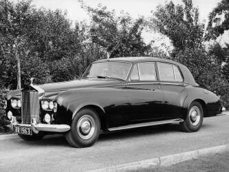 Rolls Royce Silver Cloud III (Rue des Archives) - Muzeo.com