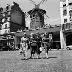 The Parisian Women Late Fifties Illustration (Reporters Associés) - Muzeo.com