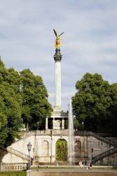 Ange de la paix dans le parc Maximilien, Munich (Peter Zoeller) - Muzeo.com