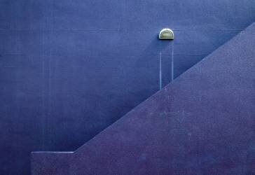 A Crying Wall (Jacqueline Hammer) - Muzeo.com