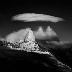 Cape sur les trois pointes (Peter Svoboda MQEP) - Muzeo.com