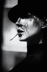 Dame en noir (Peter Schaller) - Muzeo.com