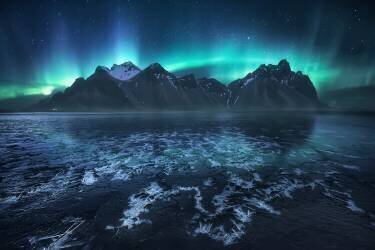 Frozen World, The Crown (Carlos F. Turienzo) - Muzeo.com