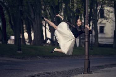 I dance, I am (Martin Krystynek MQEP) - Muzeo.com