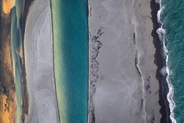 Icelandic coastline (Gerald Macua) - Muzeo.com