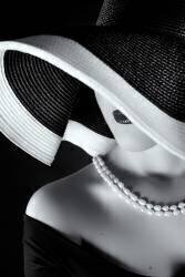 La femme au chapeau (Ruslan Bolgov (Axe)) - Muzeo.com