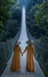 Le pont (Fira Mikael) - Muzeo.com