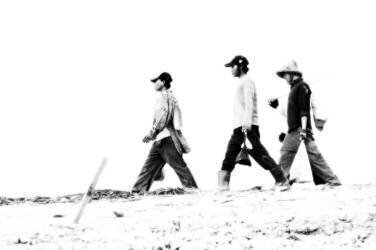 Les marcheurs – Cambodge (Chrystèle Lacène) - Muzeo.com