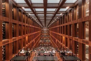 Library in Berlin (Massimo Cuomo) - Muzeo.com