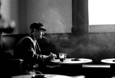Man in pub The Clock , Liverpool (Brigitte Hellgoth) - Muzeo.com