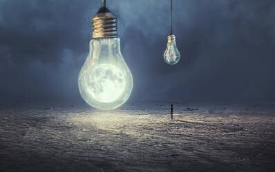 Moon Lamp (Sulaiman Almawash ) - Muzeo.com