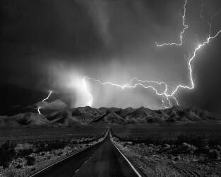 On the Road with the Thunder Gods (Yvette Depaepe) - Muzeo.com