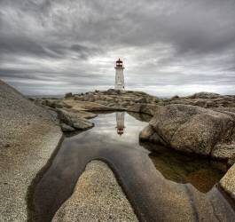 Peggy\'s Light (Robert Thomson) - Muzeo.com