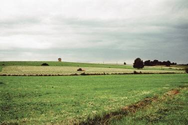 Plaine, tracteur, maisonnette. (Jerome Siran) - Muzeo.com