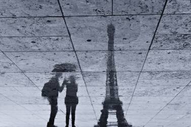 Sous la pluie à Paris (Philippe-M) - Muzeo.com