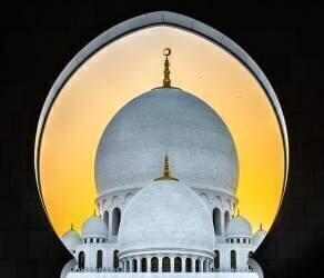 Sunset In Abu Dhabi (Wayne Pearson) - Muzeo.com