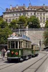 Tramways d'époque, Place de Neuve, Genève (Peter Richardson) - Muzeo.com