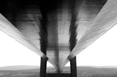 Under the bridge (Bror Johansson) - Muzeo.com