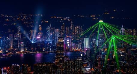 Victoria Harbour Light Show (Collin Zeng) - Muzeo.com