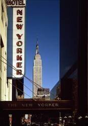 Vue de l'Empire State Building construit en 1930-31 depuis 34ème rue (anonyme) - Muzeo.com