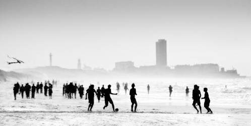 When the sun encounters the mist ... (Yvette Depaepe) - Muzeo.com