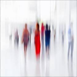Women in red (Anette Ohlendorf) - Muzeo.com