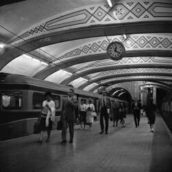Barcelona, Metro-Station Catalunya (Paul Almasy) - Muzeo.com