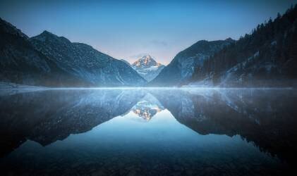Cold morning at Plansee (Patrick Aurednik) - Muzeo.com