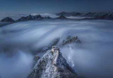 Flowing clouds pass over the Jian Kou Great Wall (Yuan Cui) - Muzeo.com