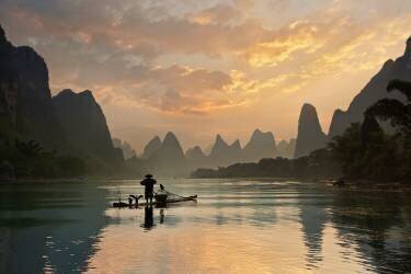 Golden Li River (Yan Zhang) - Muzeo.com