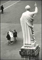 Lourdes (Pierre-Anthony Allard) - Muzeo.com
