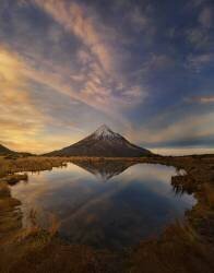 Mount Taranaki : Winter Sunrise (Yan Zhang) - Muzeo.com