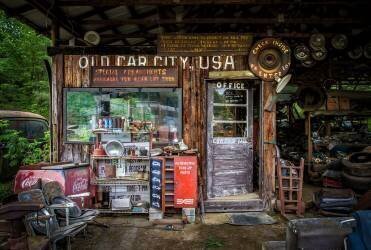 Old Car City (Tony Mearman) - Muzeo.com