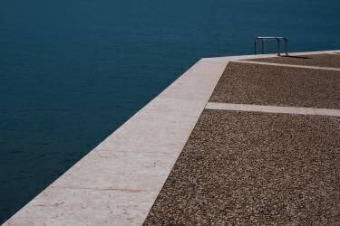 Only one bathing ladder (Rolf Endermann) - Muzeo.com