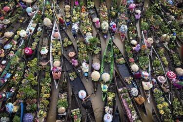 Pasar Terapung (Insan Kamil) - Muzeo.com