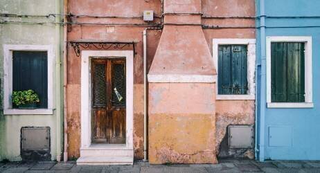 Pastel street (Luc Vangindertael (laGrange)) - Muzeo.com