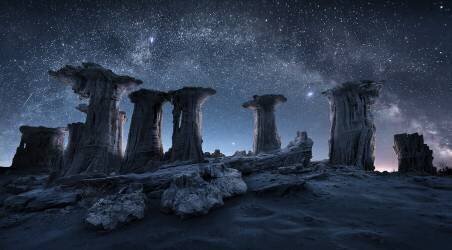 Primival Arch and Columns (Simon Xu) - Muzeo.com