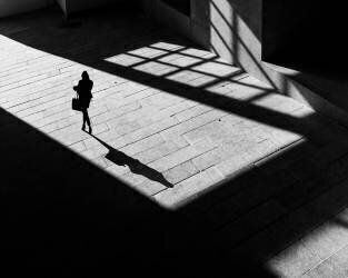Stepping out (Marc Huybrighs) - Muzeo.com