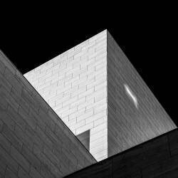 Triangles (Hilde Ghesquiere ) - Muzeo.com