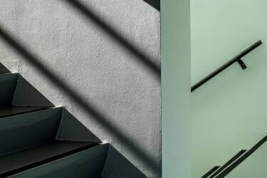 Up or down (Lus Joosten) - Muzeo.com