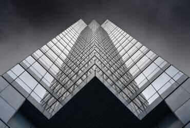 W (David Chiodo) - Muzeo.com