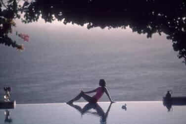 Water Babe (Slim Aarons) - Muzeo.com