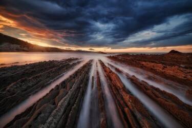 Zumaia Flysch 6 (Juan Pablo de Miguel) - Muzeo.com
