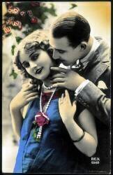 Couple enlacé - carte postale (anonymous) - Muzeo.com