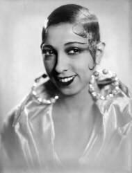 Josephine Baker, 1930 (Keystone) - Muzeo.com
