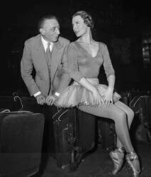 L'actrice française Michele Morgan avec le producteur Joseph Bercholz (Rue des Archives) - Muzeo.com
