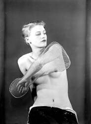 Lee Miller (Man Ray) - Muzeo.com