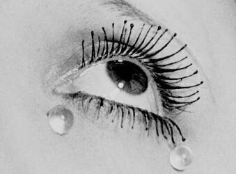 Les Larmes (larmes de verre) (Man Ray) - Muzeo.com