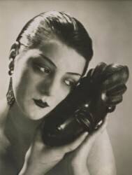 Noire et blanche (Man Ray) - Muzeo.com